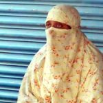 ঝিনাইদহে সরকারি ওষুধ বিক্রির সময় নারী আটক
